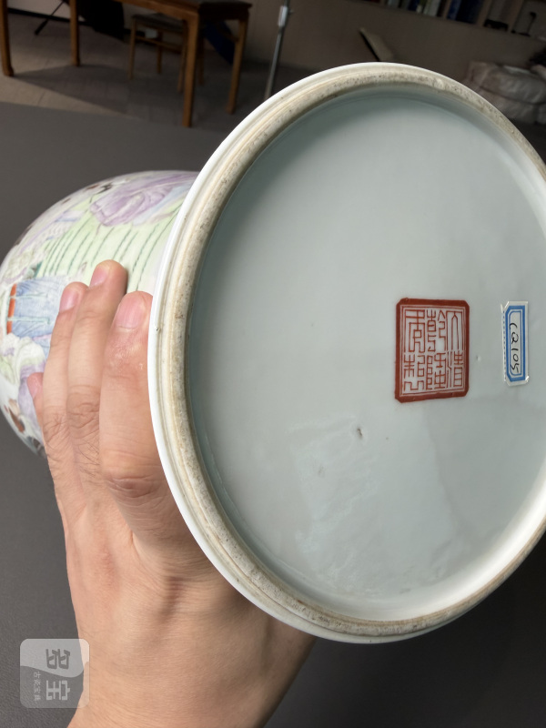 民国 粉彩郭子仪拜寿人物图瓶 - 图12